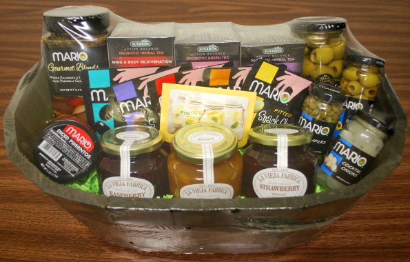 Delicious Snacking With Mario Snack Olives Win A Gift Basket Publix Card