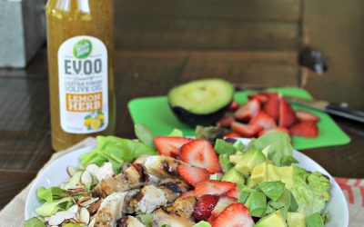 Citrus Strawberry Chicken Avocado Salad – Quick, Easy & Delicious!