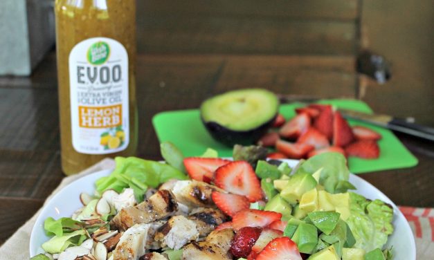 Citrus Strawberry Chicken Avocado Salad – Quick, Easy & Delicious!