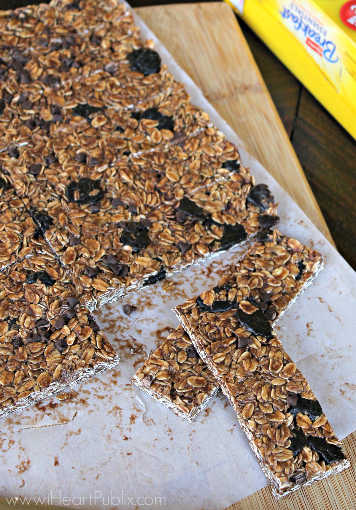 Chocolate Cherry Chewy Granola Bars