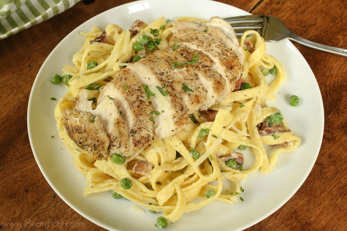 Ranch Fettuccini Alfredo with Bacon – Easy Weeknight Meal With Ronzoni ...