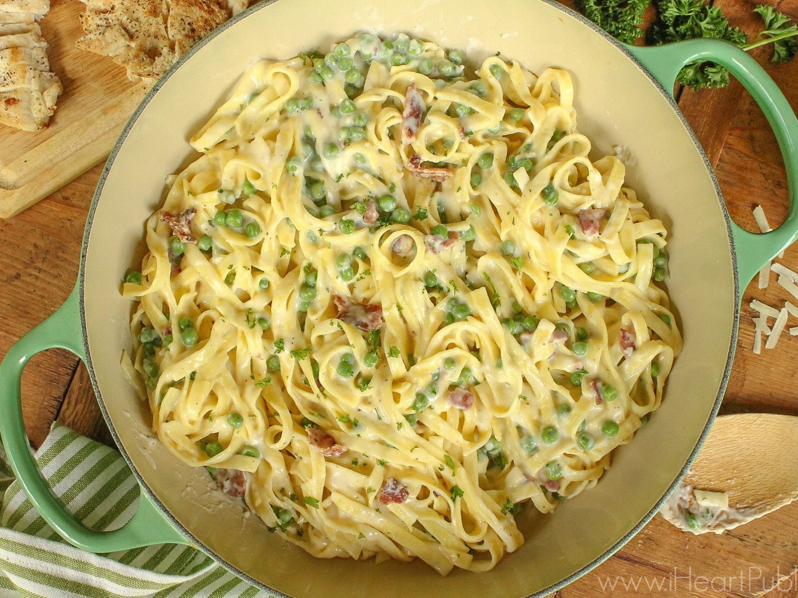Ranch Fettuccini Alfredo with Bacon – Easy Weeknight Meal With Ronzoni Homestyle Pasta (Save NOW At Publix!)