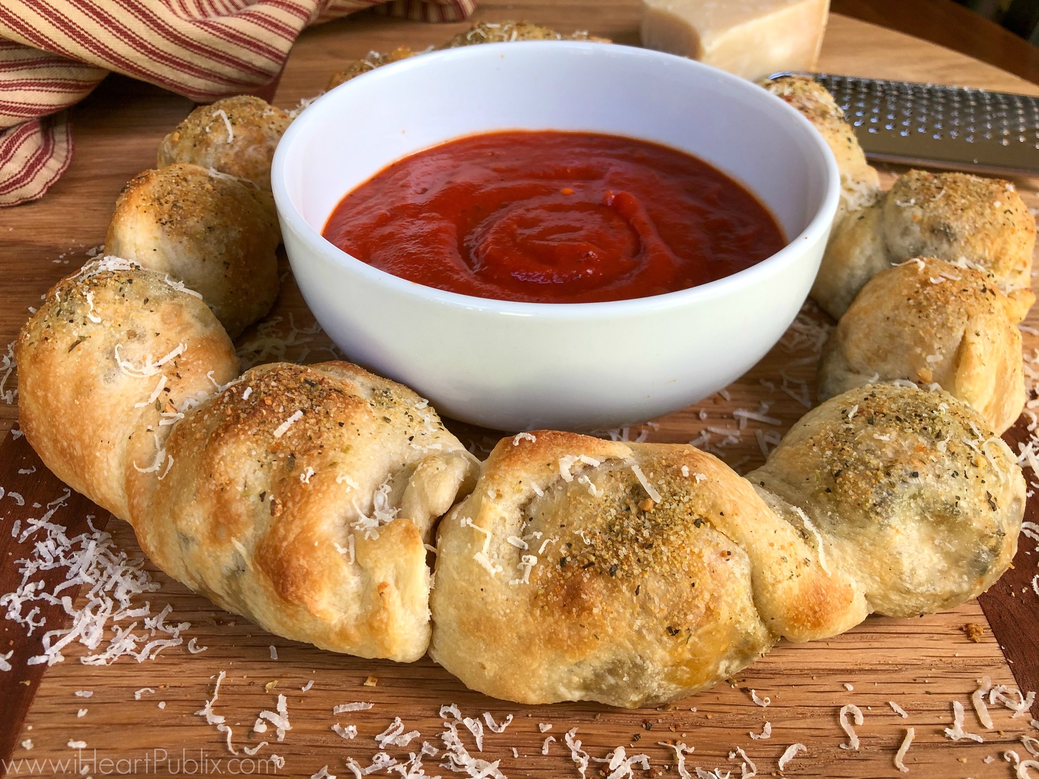 Italian Meatball Twist Pull-Apart Meatball Ring - Delicious Recipe For The $2 Pure Farmland Coupon on I Heart Publix