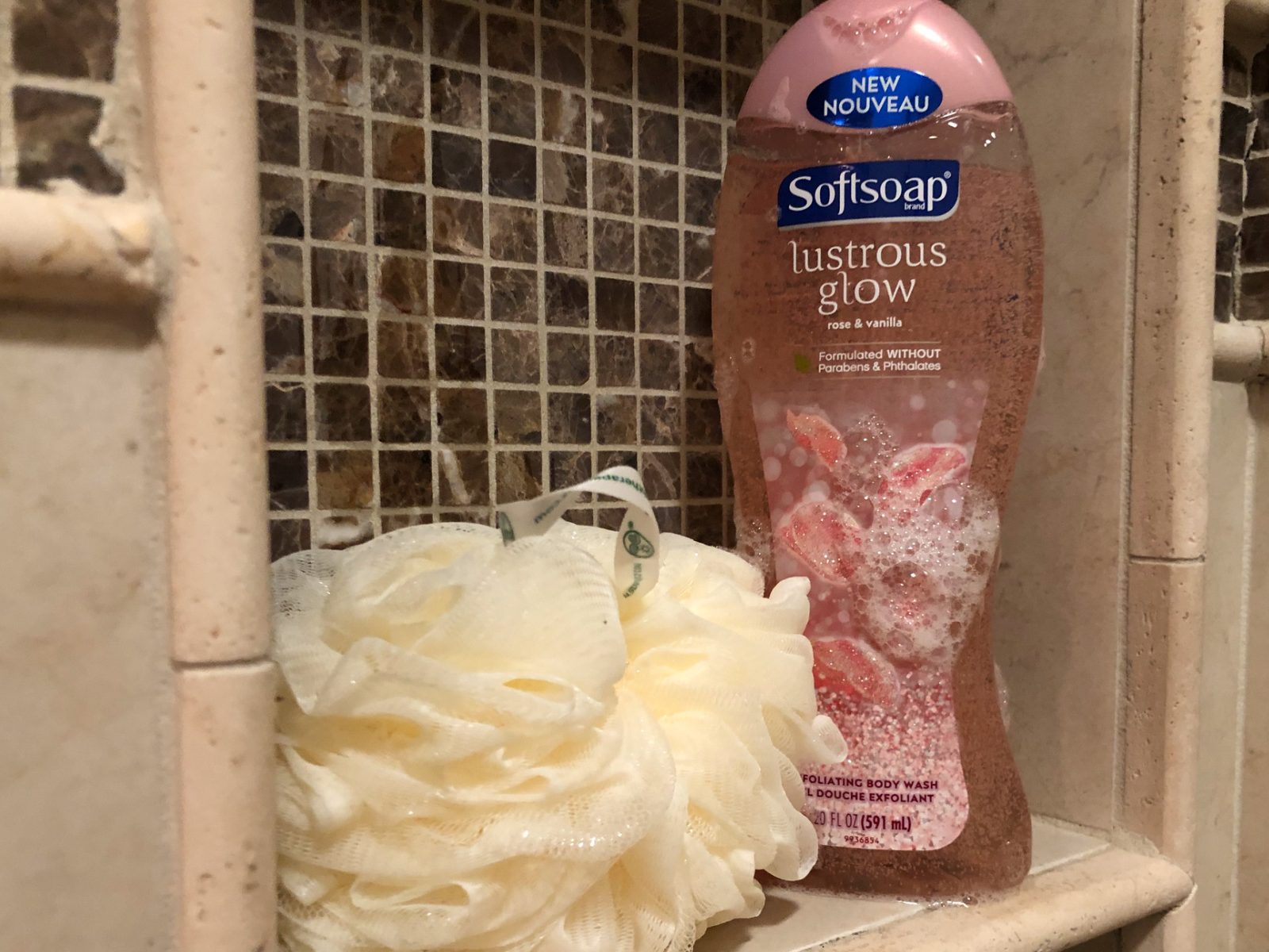 softsoap body wash lustrous glow