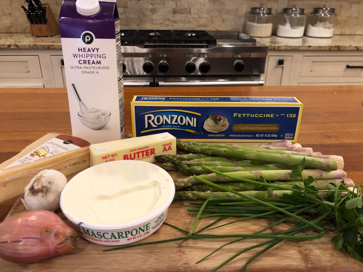 Fettuccine Alfredo with Mascarpone and Asparagus on I Heart Publix