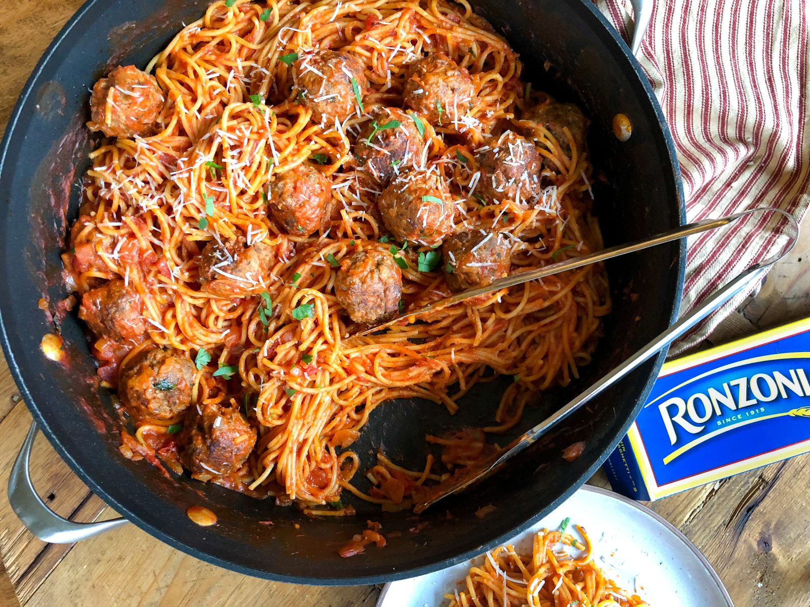 One-Pot Thin Spaghetti And Meatballs - Amazing Recipe To Go With The Ronzoni BOGO Sale! on I Heart Publix