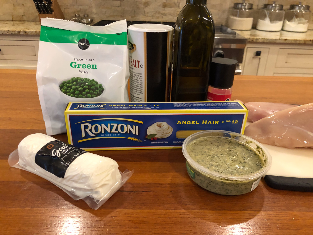 Spaghetti with Chicken, Pesto and Crumbled Goat Cheese - Simple & Delicious Recipe For The Ronzoni BOGO Sale on I Heart Publix 1