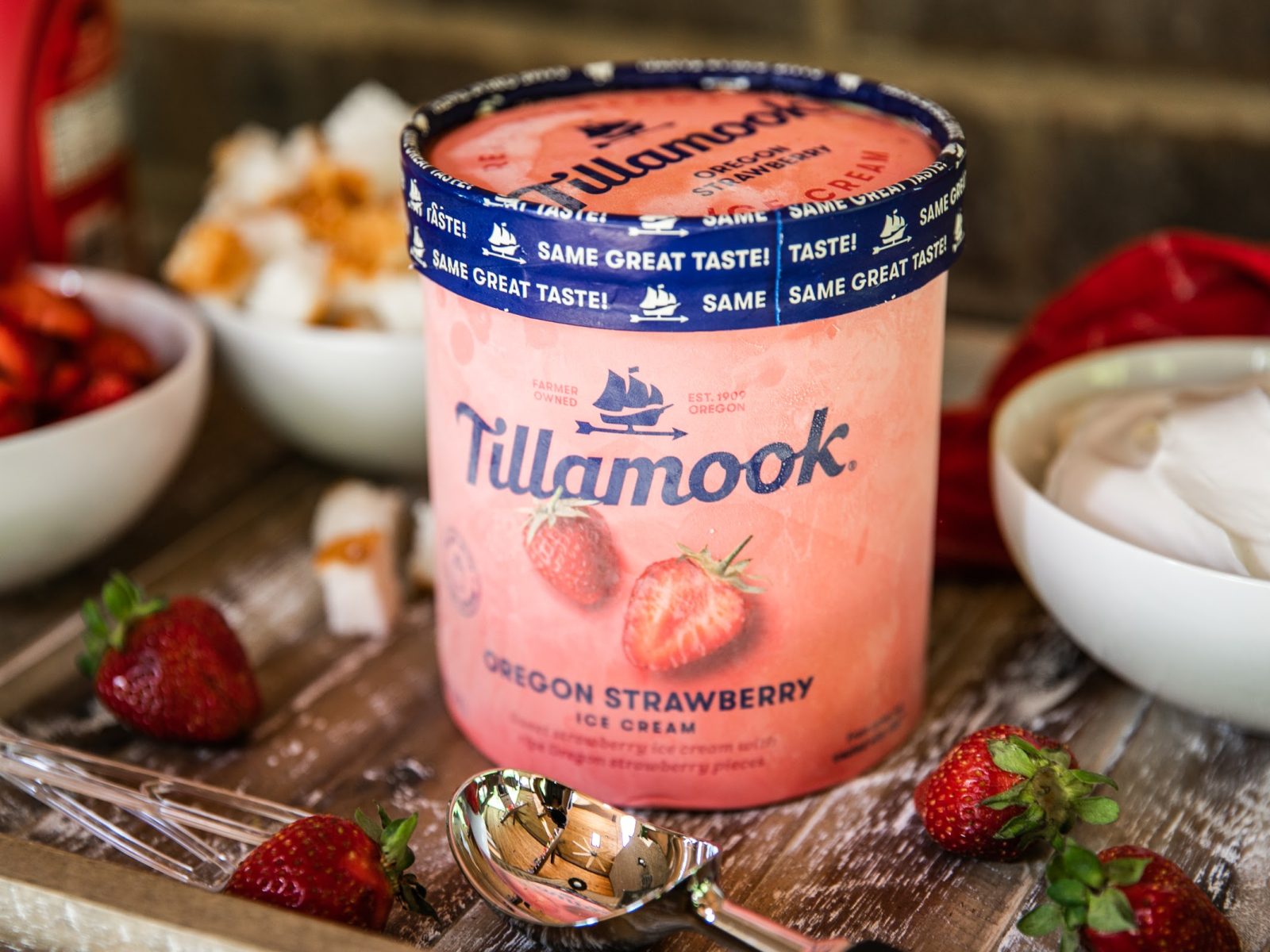 Tillamook Strawberry Shortcake Ice Cream Sundaes – The Ultimate DIY Dessert For Any Get Together