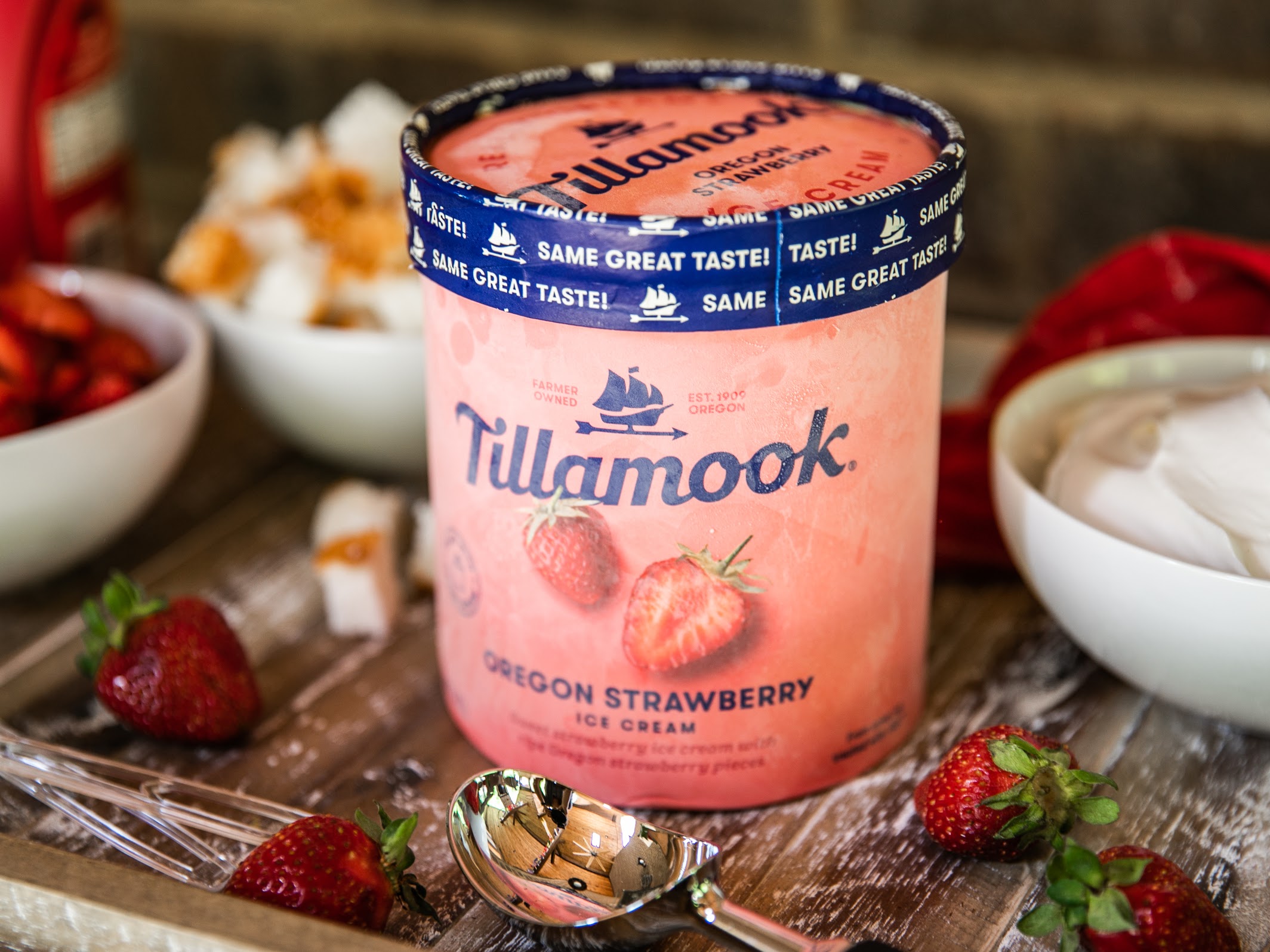 Tillamook Strawberry Shortcake Ice Cream Sundaes - The Ultimate DIY Dessert For Any Get Together on I Heart Publix