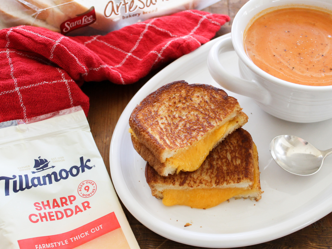 Don't Miss Your Chance To Save On Delicious Tillamook Cheese & Upgrade Your Grilled Cheese on I Heart Publix 1