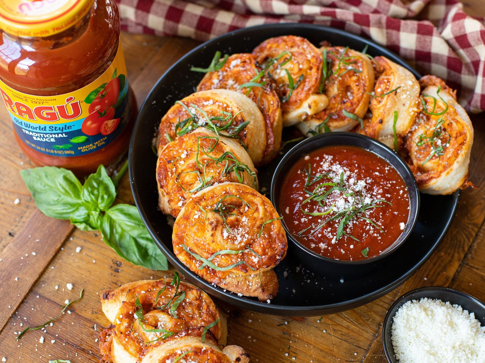 Shake Up Mealtime With These Easy & Delicious Chicken Parmesan Pinwheels on I Heart Publix