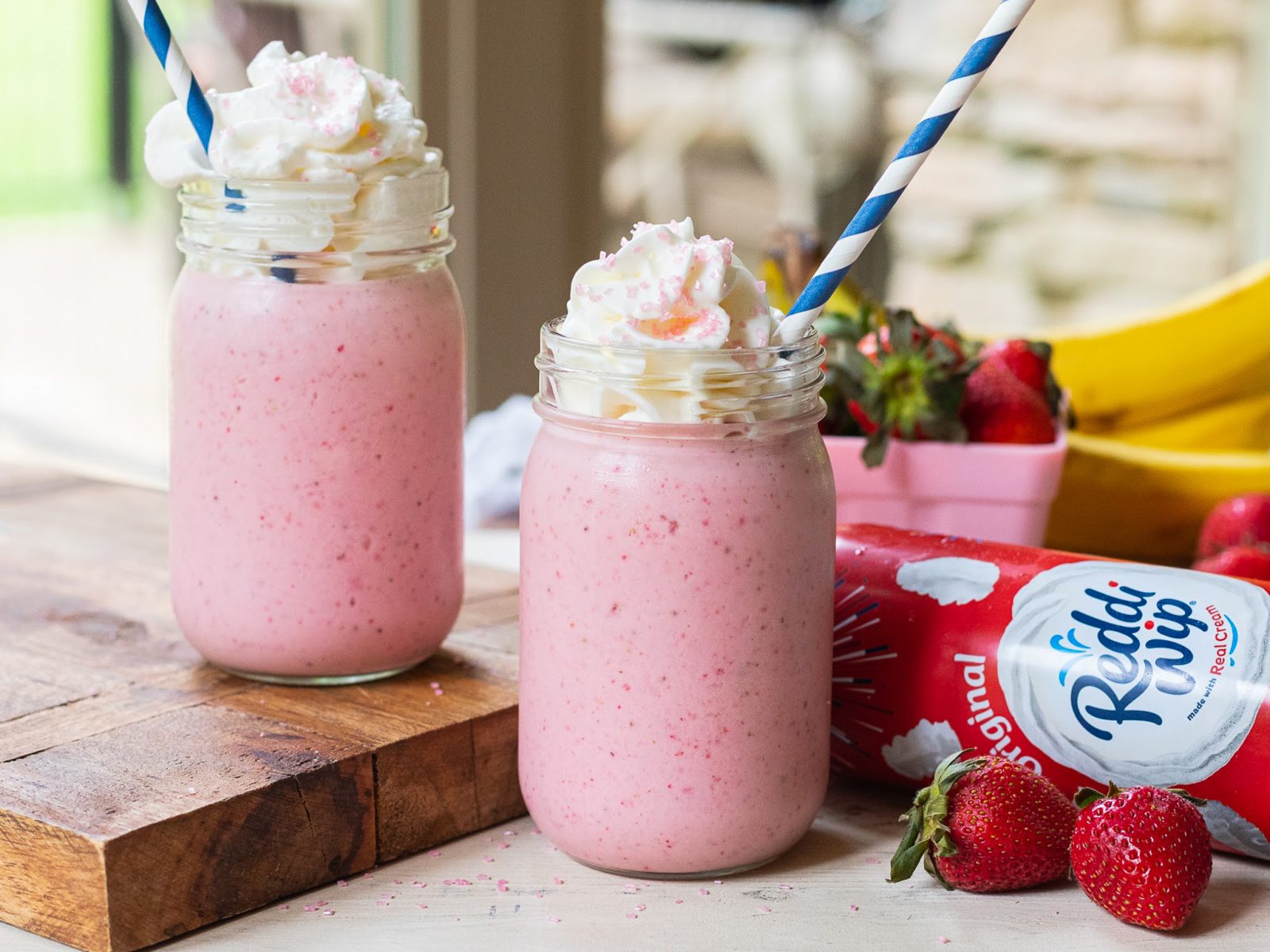 Make A Super Easy Strawberry Banana Smoothie + Stock Your Pantry & Save At Publix!
