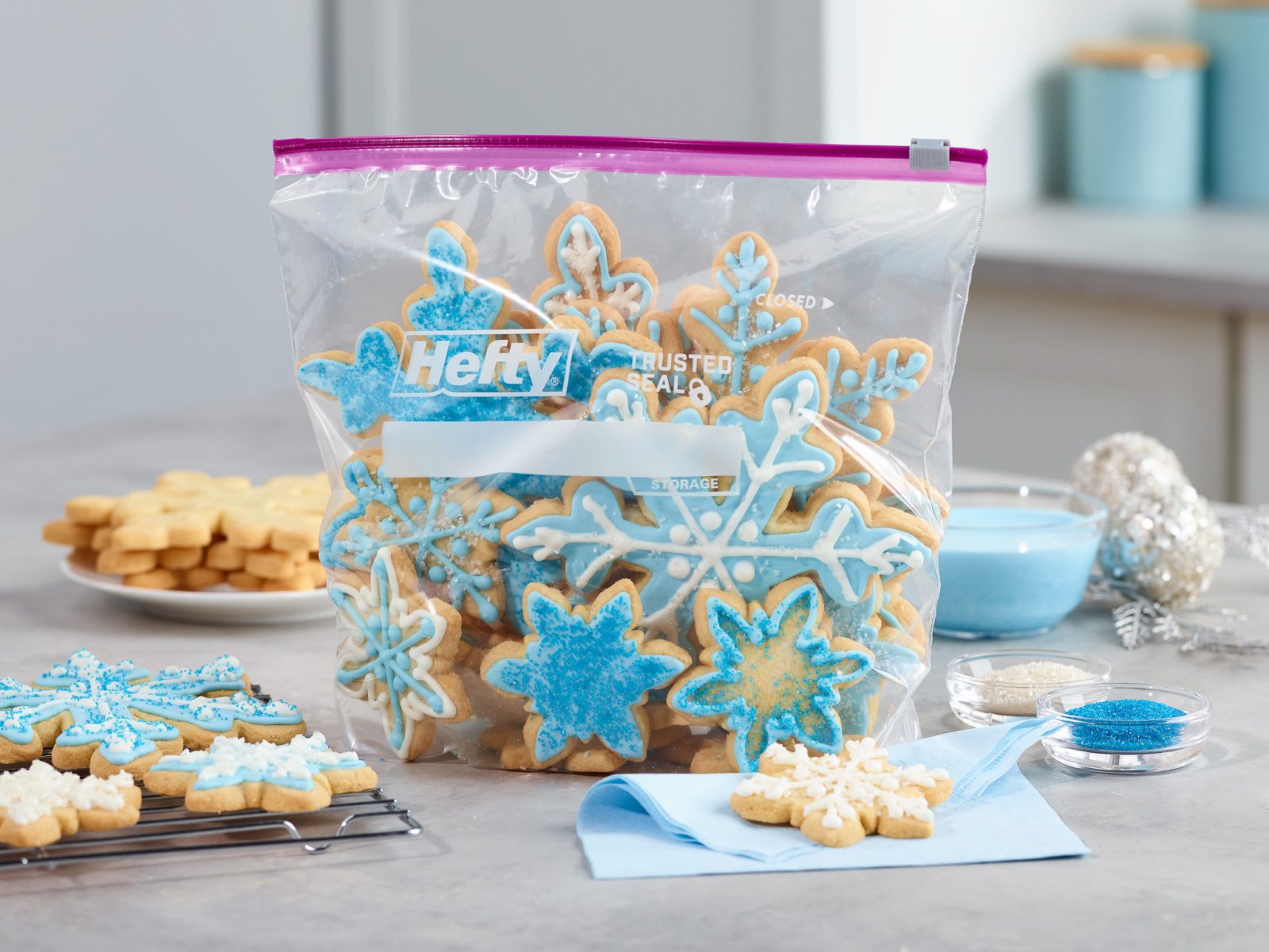 Hefty® Slider Bags Are Perfect For Holiday Food Prep & Storage – Save $2 NOW At Publix
