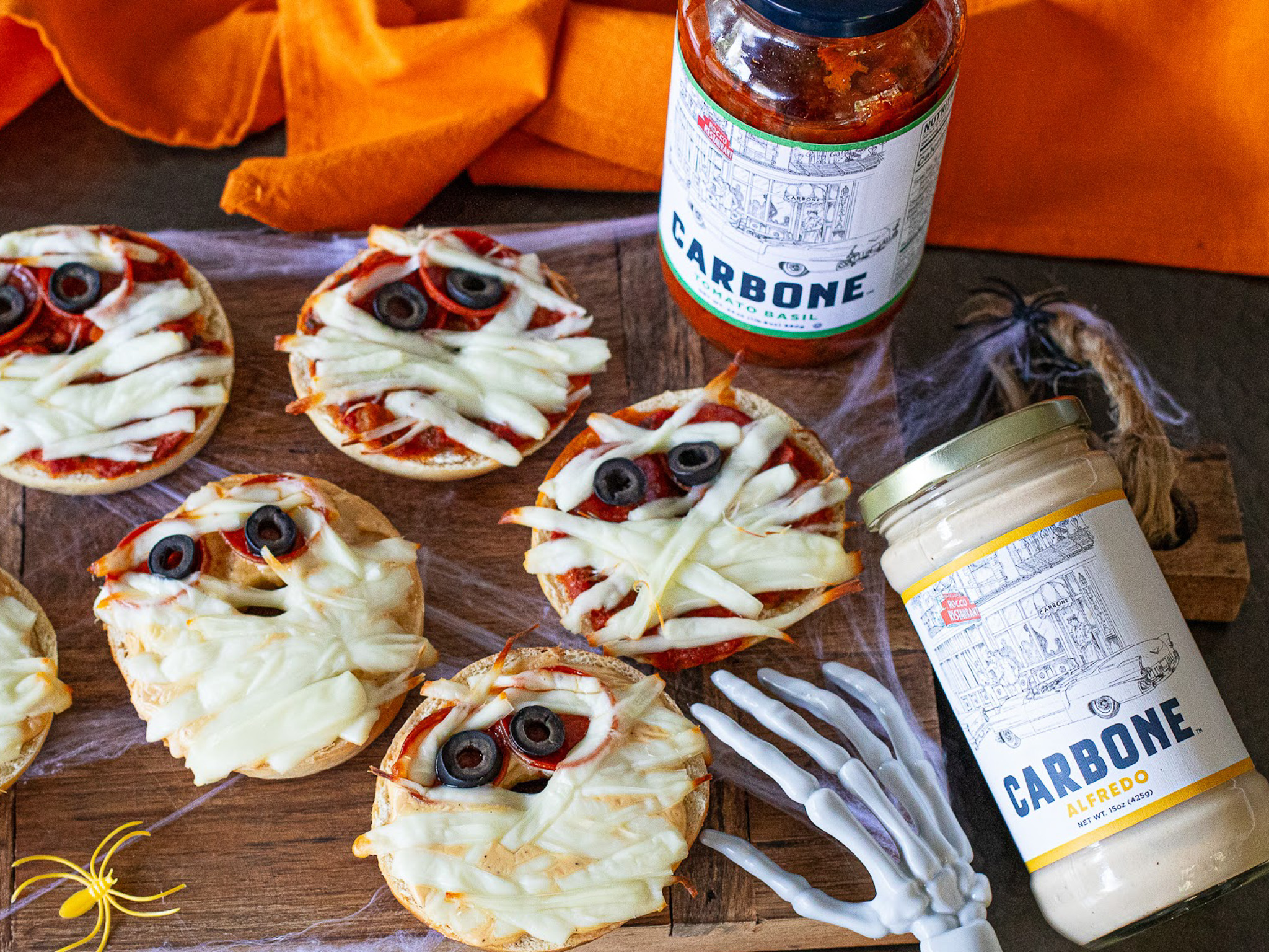 Carbone Halloween Bagel Pizza-2